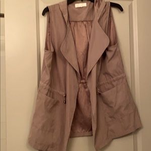 Francesca’s Taupe hooded vest size small